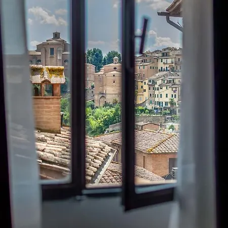 Appartamento Mimosa- Loft Elegante Con Terrazza Nel Centro Di Siena