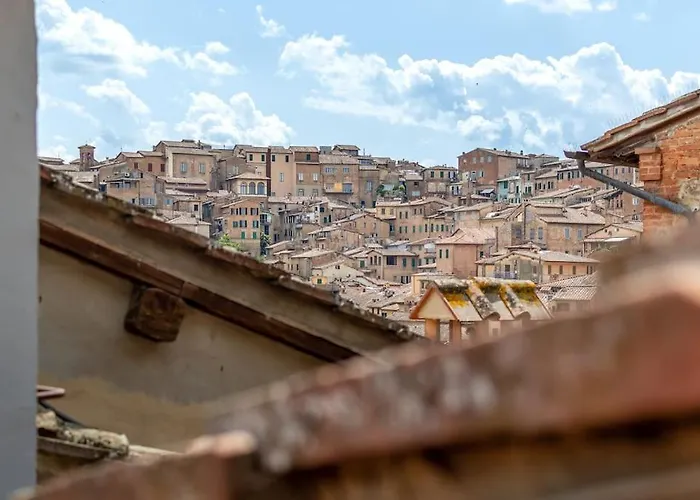 Mimosa- Loft Elegante Con Terrazza Nel Centro Di سيينا