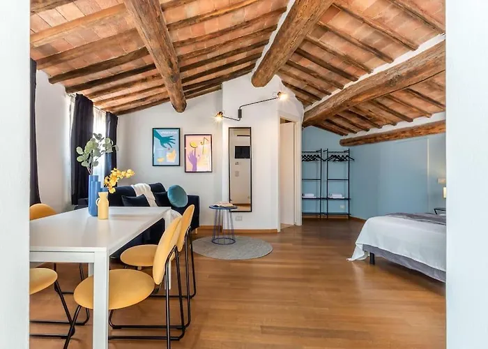 Mimosa- Loft Elegante Con Terrazza Nel Centro Di * سيينا