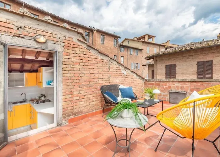 Mimosa- Loft Elegante Con Terrazza Nel Centro Di * سيينا